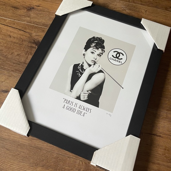 FAIRCHILD PARIS-NWT Framed Art-CHANEL & Audrey - Picture 4 of 9